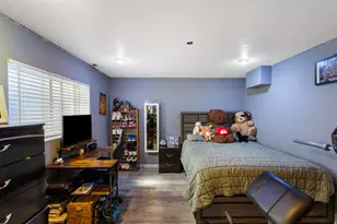 5807 S Bramblewood Ln W, Salt Lake City, UT 84118 - Photo 12