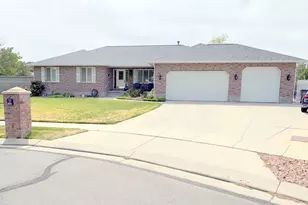 11228 S 2515 W, South Jordan, UT 84095 - Photo 2