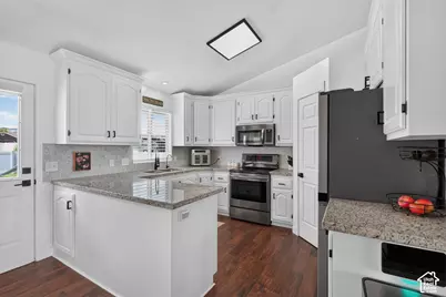 14038 S Van Cott Peak Cir, Riverton, UT 84096 - Photo 4