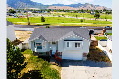 442 E Lindy N, Tooele, UT 84074 - Photo 2