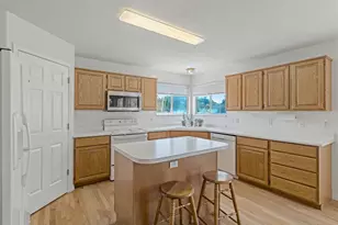2602 W Singletree Ln S, South Jordan, UT 84095 - Photo 10