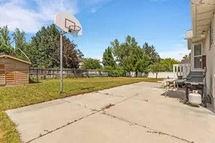 2602 W Singletree Ln S, South Jordan, UT 84095 - Photo 30