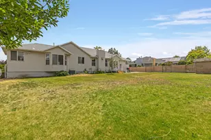 2602 W Singletree Ln S, South Jordan, UT 84095 - Photo 28