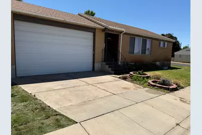 309 E 4475 S, Washington Terrace, UT 84405 - Photo 2