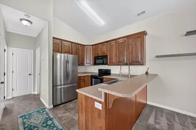 552 Walton Dr, North Salt Lake, UT 84054 - Photo 4