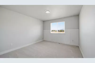 111 E Silver Oak Rd, Vineyard, UT 84059 - Photo 32