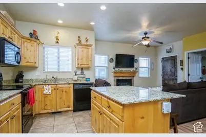 3857 E Cunninghill Dr, Eagle Mountain, UT 84005 - Photo 4