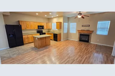 3857 E Cunninghill Dr, Eagle Mountain, UT 84005 - Photo 4