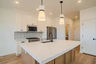 5792 W Lost View Way S, West Valley, UT 84118 - Photo 4