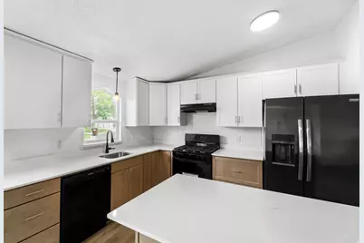 935 E 3000 N #163, Layton, UT 84040 - Photo 4