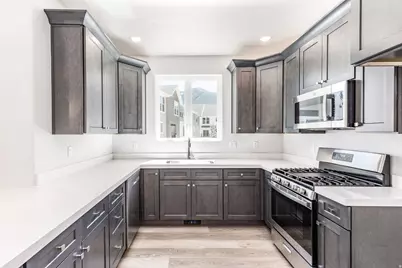 1058 S 2740 E, Spanish Fork, UT 84660 - Photo 10