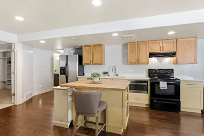 2303 W 900 N, Layton, UT 84041 - Photo 32