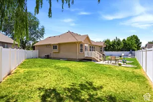 945 E James Cir S, Clearfield, UT 84015 - Photo 28