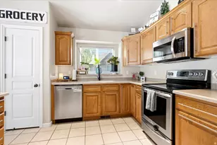 945 E James Cir S, Clearfield, UT 84015 - Photo 8