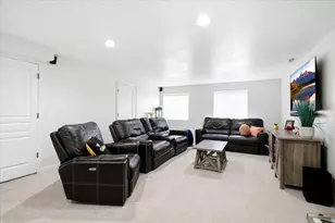 945 E James Cir S, Clearfield, UT 84015 - Photo 20