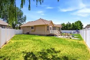 945 E James Cir S, Clearfield, UT 84015 - Photo 28