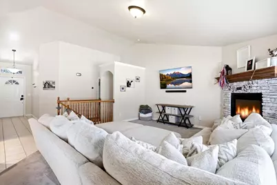 945 E James Cir. S, Clearfield, UT 84015 - Photo 4
