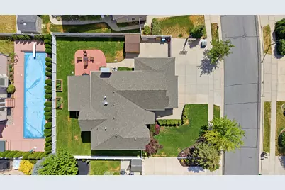 2749 S Glenn Abbey Cir E, Sandy, UT 84093 - Photo 44