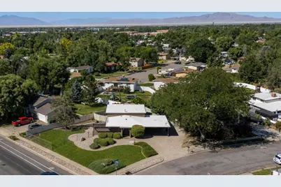 842 Aspen East Dr E, Layton, UT 84041 - Photo 4