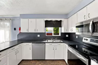 887 S 150 W, Tremonton, UT 84337 - Photo 4