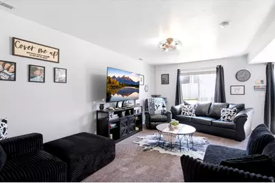 652 W 800 N #67, Clinton, UT 84015 - Photo 2
