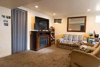 2105 W 3875 S, Roy, UT 84067 - Photo 22