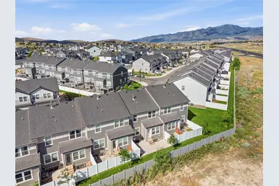 4515 Hurstbourne Dr E, Eagle Mountain, UT 84005 - Photo 24