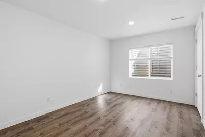 4515 Hurstbourne Dr E, Eagle Mountain, UT 84005 - Photo 20