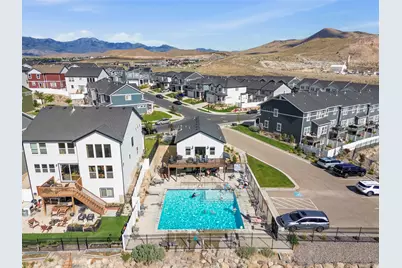 4515 Hurstbourne Dr E, Eagle Mountain, UT 84005 - Photo 26