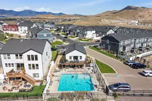 4515 Hurstbourne Dr E, Eagle Mountain, UT 84005 - Photo 26