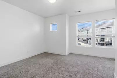 4515 Hurstbourne Dr E, Eagle Mountain, UT 84005 - Photo 14