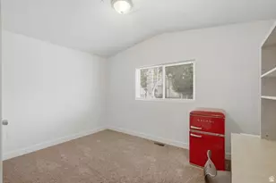 271 E Crescent Dr S, Sandy, UT 84070 - Photo 14