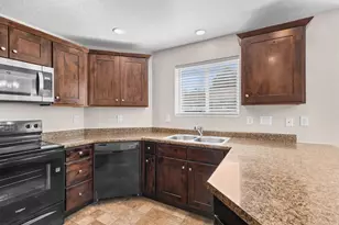 8264 S Resaca Dr, Sandy, UT 84070 - Photo 12