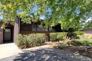 2727 N Edgewood Dr, Provo, UT 84604 - Photo 2