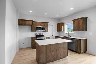 1635 S Sageberry Dr, Santaquin, UT 84655 - Photo 4