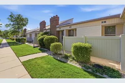4539 S 1800 W #127, Roy, UT 84067 - Photo 4