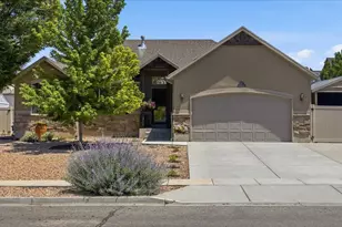 1912 N 2750 W, Clinton, UT 84015 - Photo 1