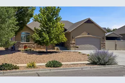 1912 N 2750 W, Clinton, UT 84015 - Photo 2