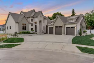 646 W Hidden Farm Dr, Farmington, UT 84025 - Photo 2