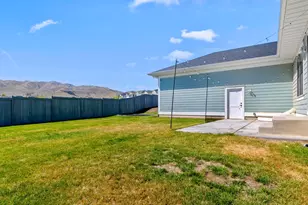 563 W Founders Blvd, Saratoga Springs, UT 84045 - Photo 36