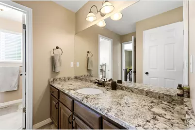 2586 W 2250 N, Clinton, UT 84015 - Photo 16