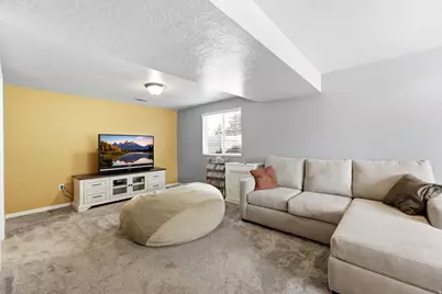 2586 W 2250 N, Clinton, UT 84015 - Photo 22
