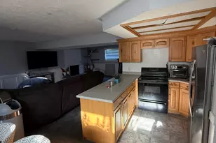 8433 S Treasure Mountain Dr, Sandy, UT 84093 - Photo 14