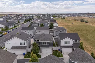 1754 W Parkview Dr, Syracuse, UT 84075 - Photo 24