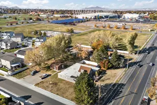 5934 S Cougar Ln W, Kearns, UT 84118 - Photo 4