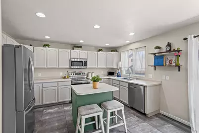 8848 N Franklin Dr, Eagle Mountain, UT 84005 - Photo 8
