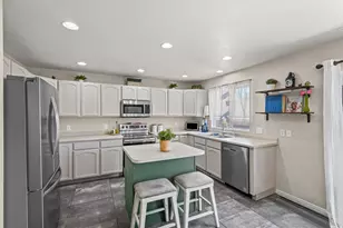 8848 N Franklin Dr, Eagle Mountain, UT 84005 - Photo 8