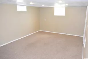 490 S Averett Ave, Springville, UT 84663 - Photo 10