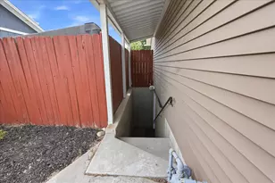 8889 S Silverstone Way, Sandy, UT 84093 - Photo 26