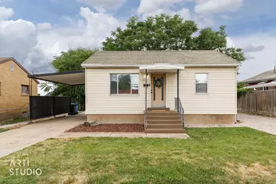 186 W 4800 S, Washington Terrace, UT 84405 - Photo 2